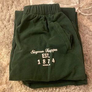 Fresh Prints Sigma Kappa army green sweatpants